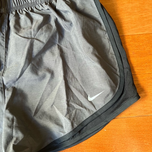 NWOT Nike Women's Tempo Dry Core 3'' Running Shorts - Picture 7 of 9